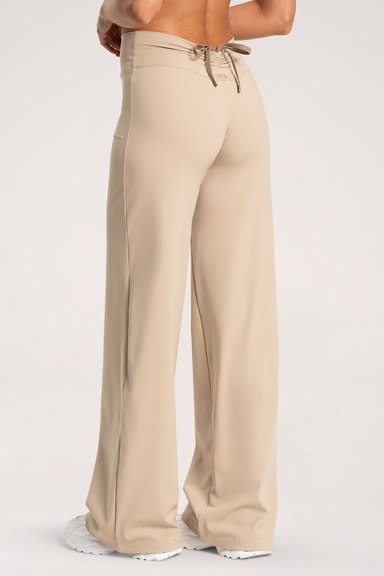 UN1FORM booty tie nadrág sand