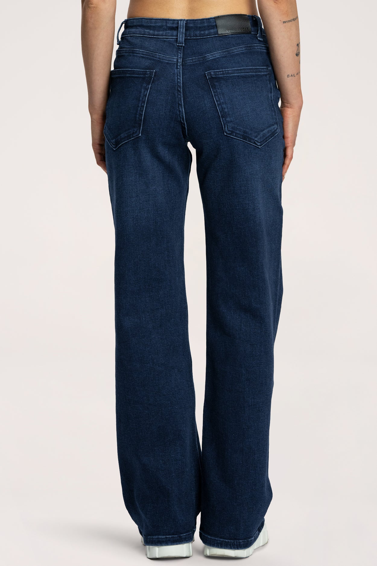 Alacsony derekú, bő szárú farmer navy blue