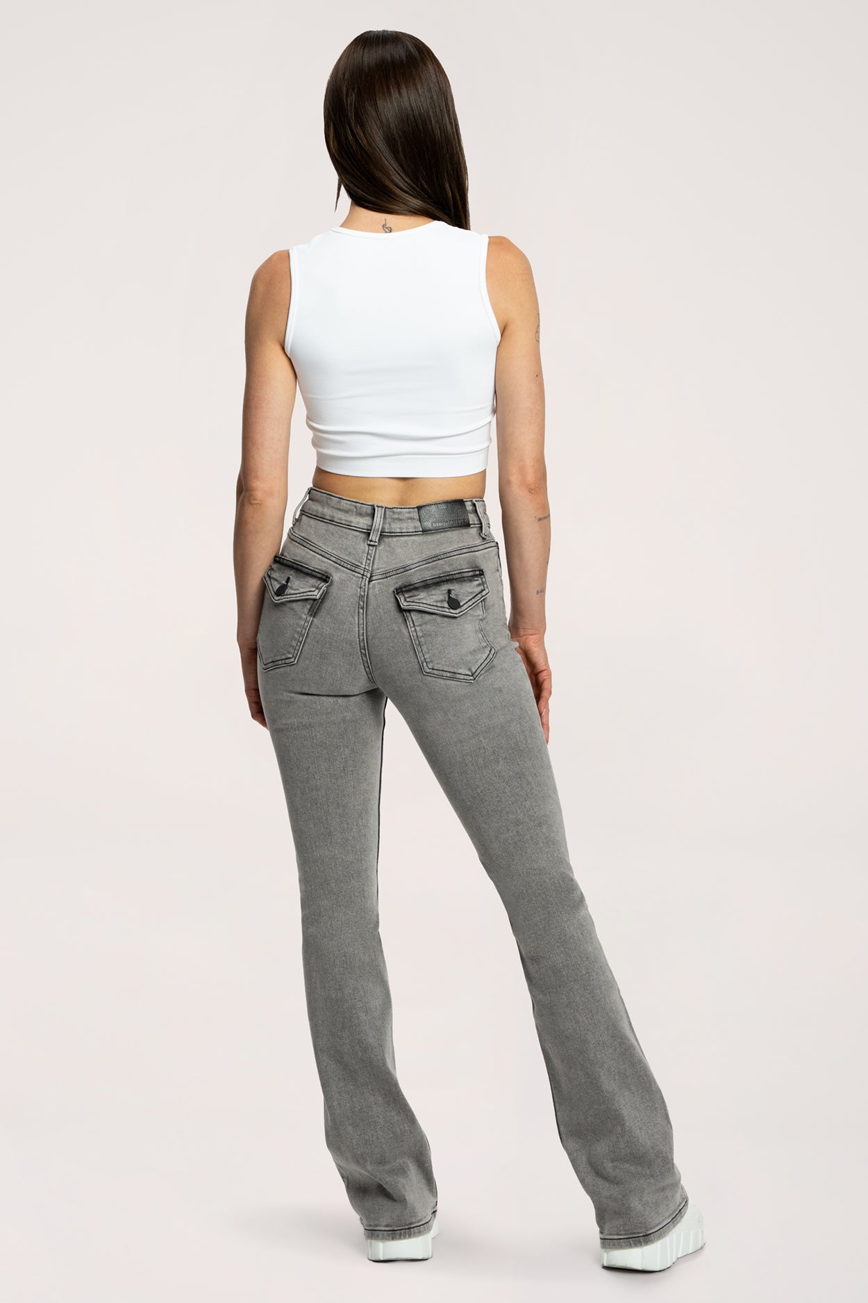 Push‑up hatású bő szárú farmer light grey