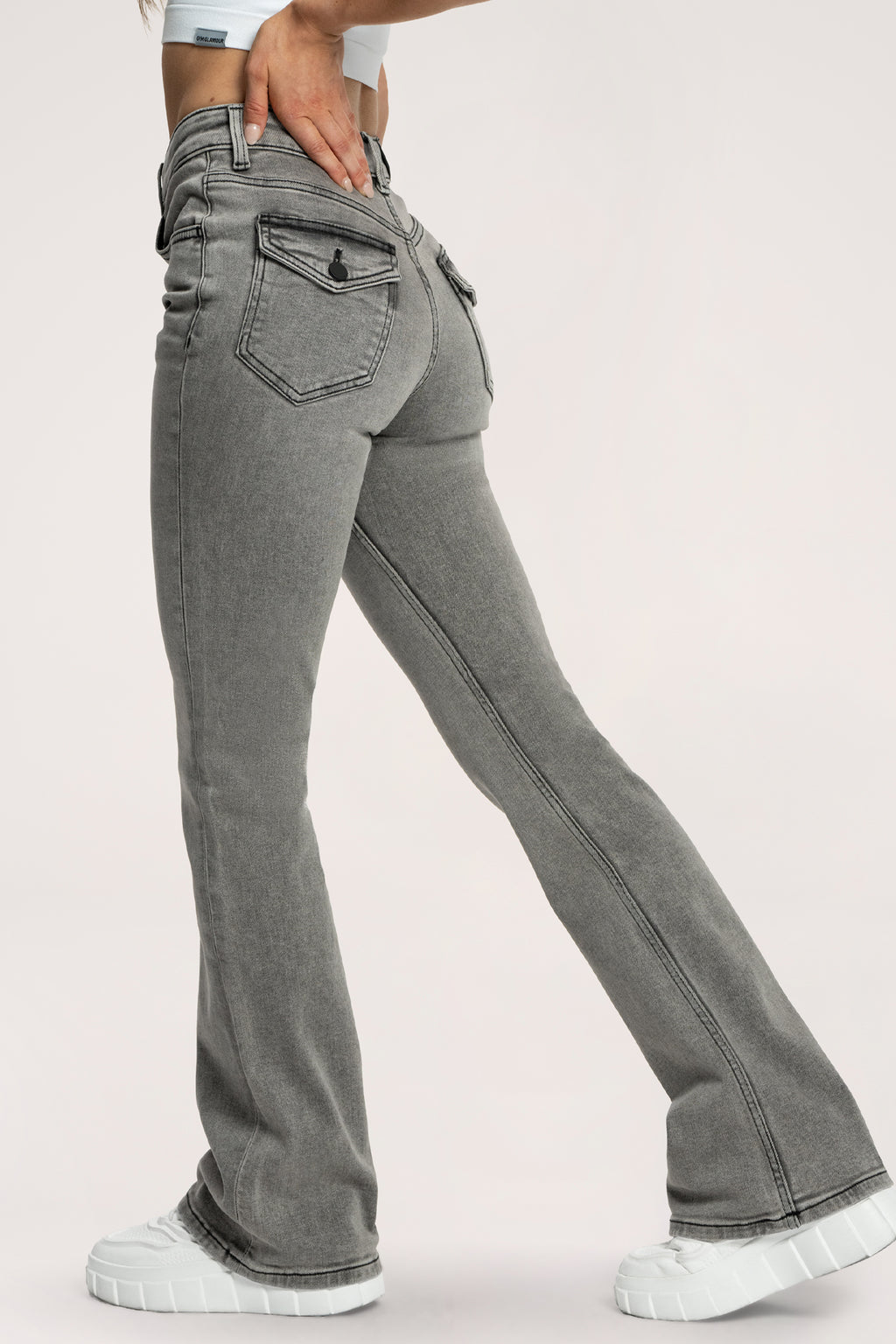 Push‑up hatású bő szárú farmer light grey