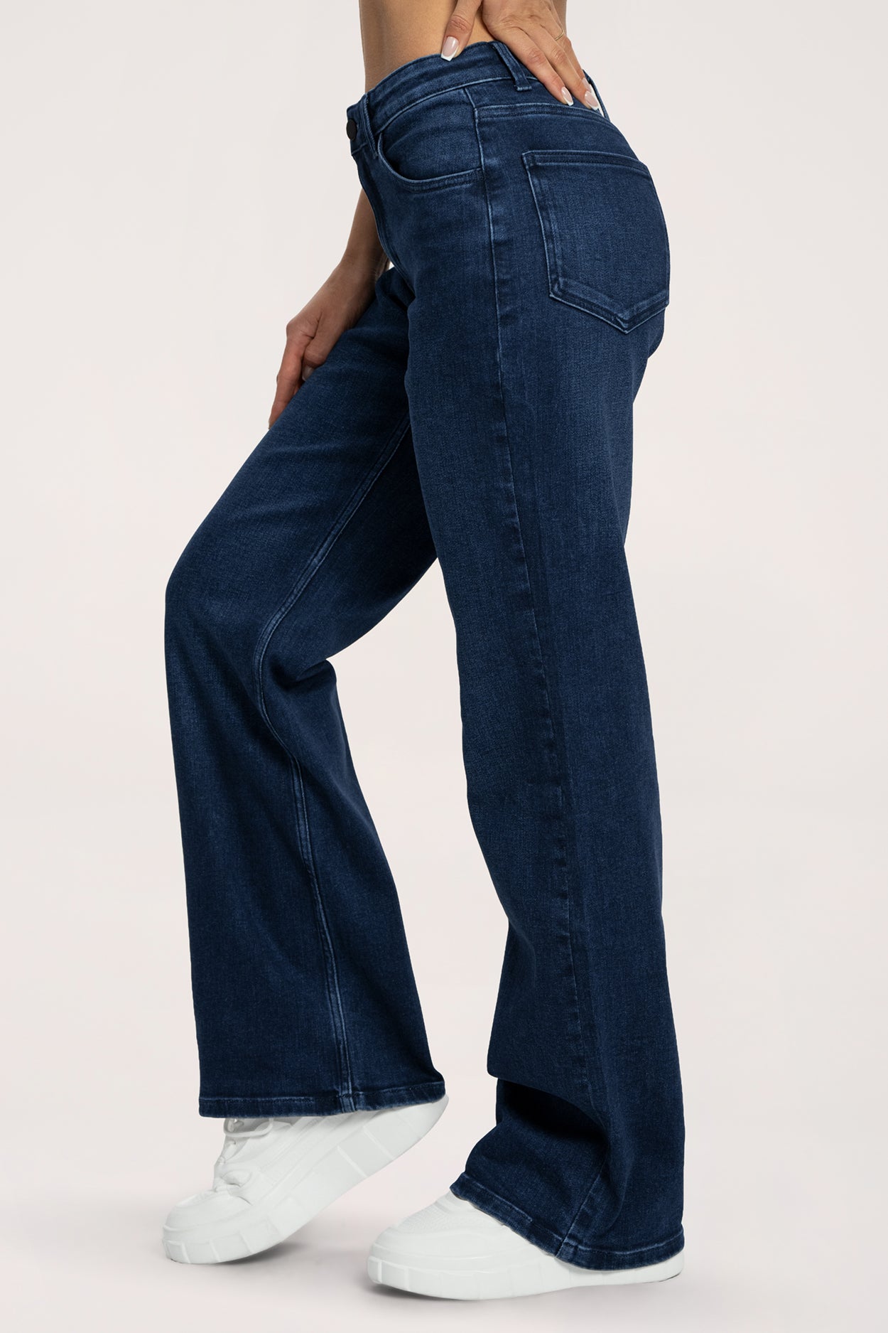 Alacsony derekú long, bő szárú farmer navy blue