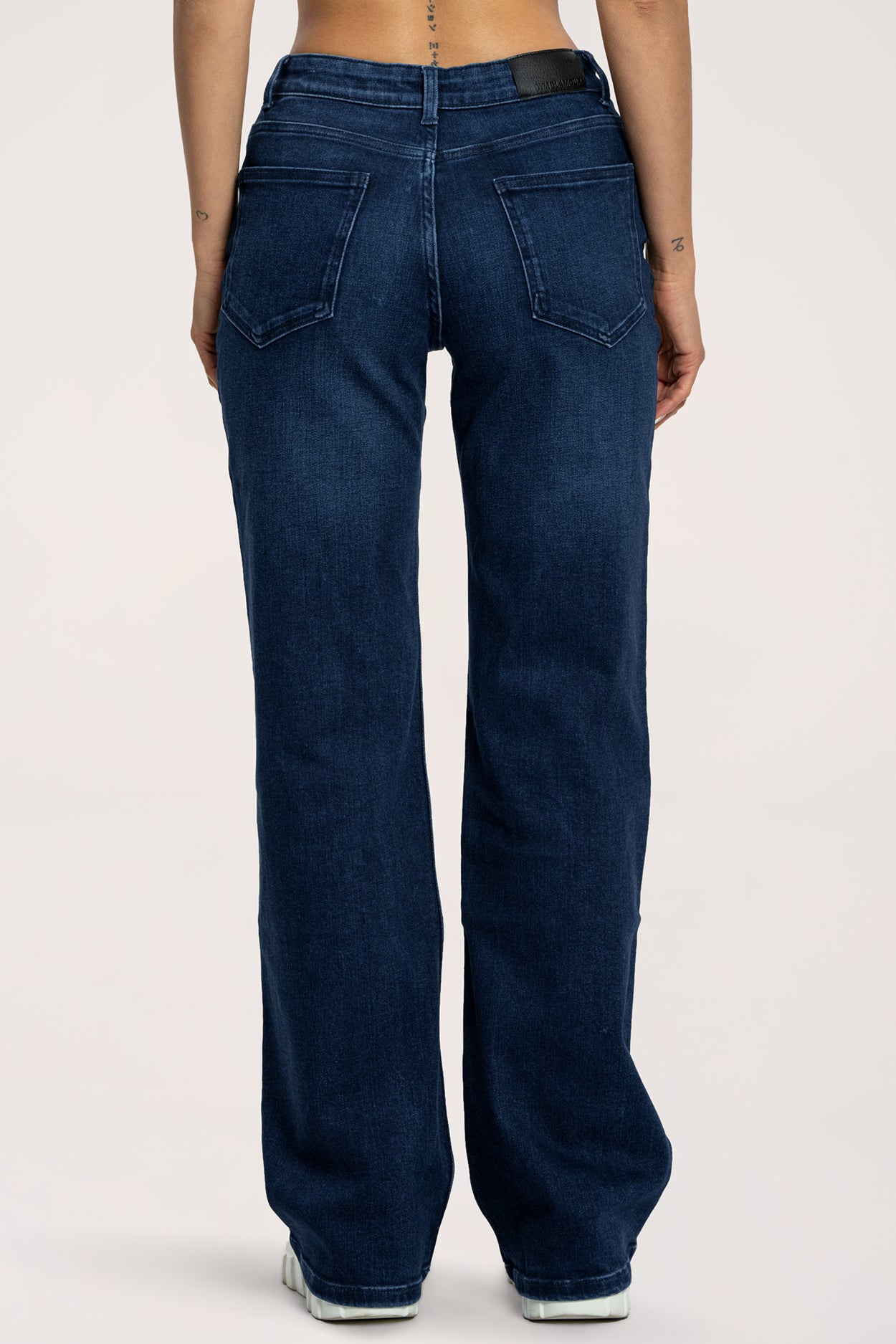 Alacsony derekú long, bő szárú farmer navy blue