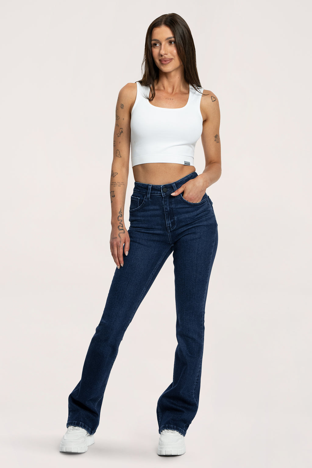Push‑up hatású bő szárú farmer navy blue