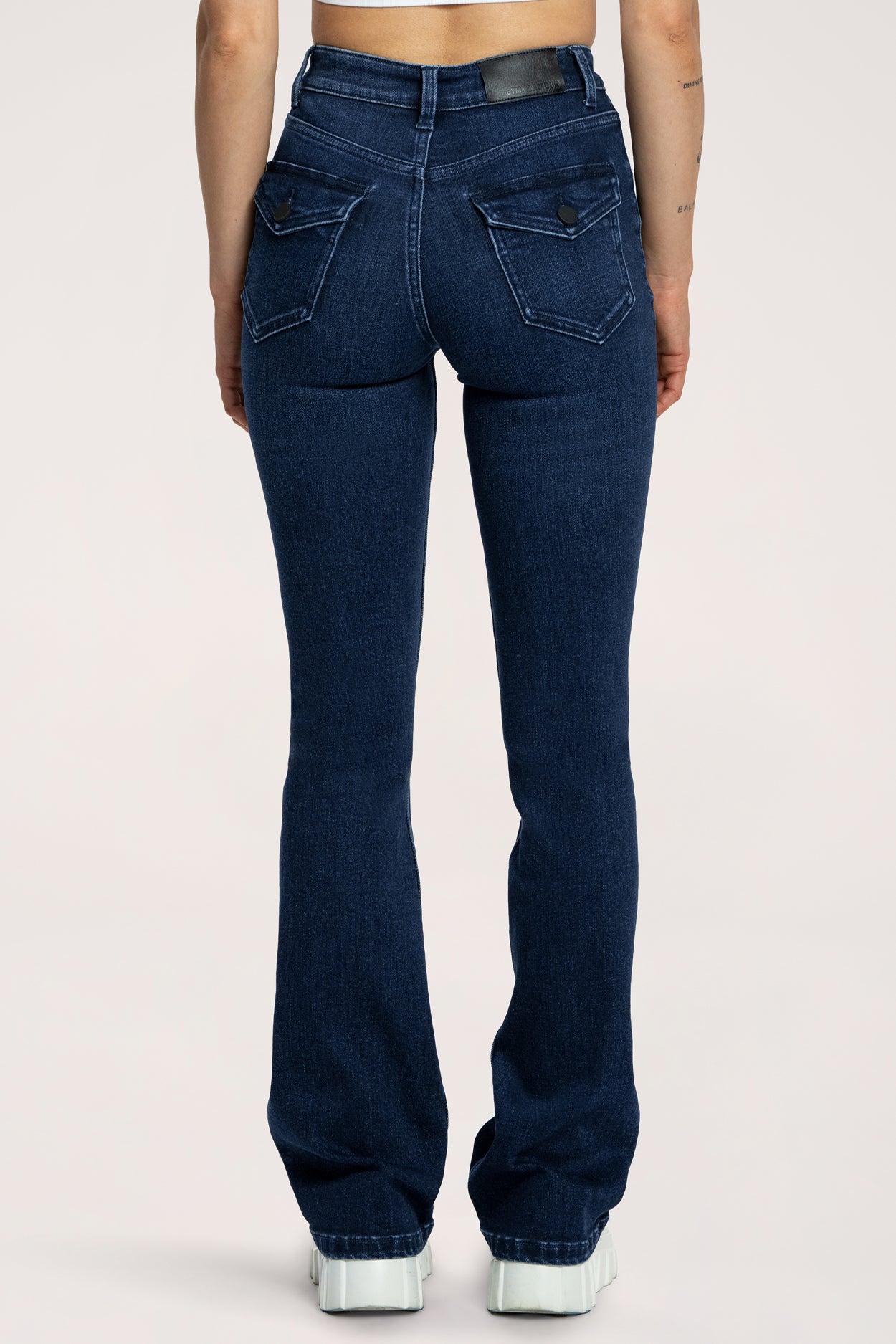 Push‑up hatású bő szárú farmer navy blue