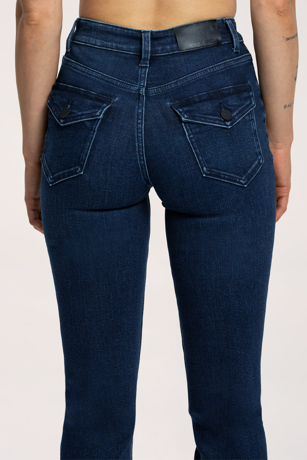 Push‑up hatású bő szárú farmer navy blue