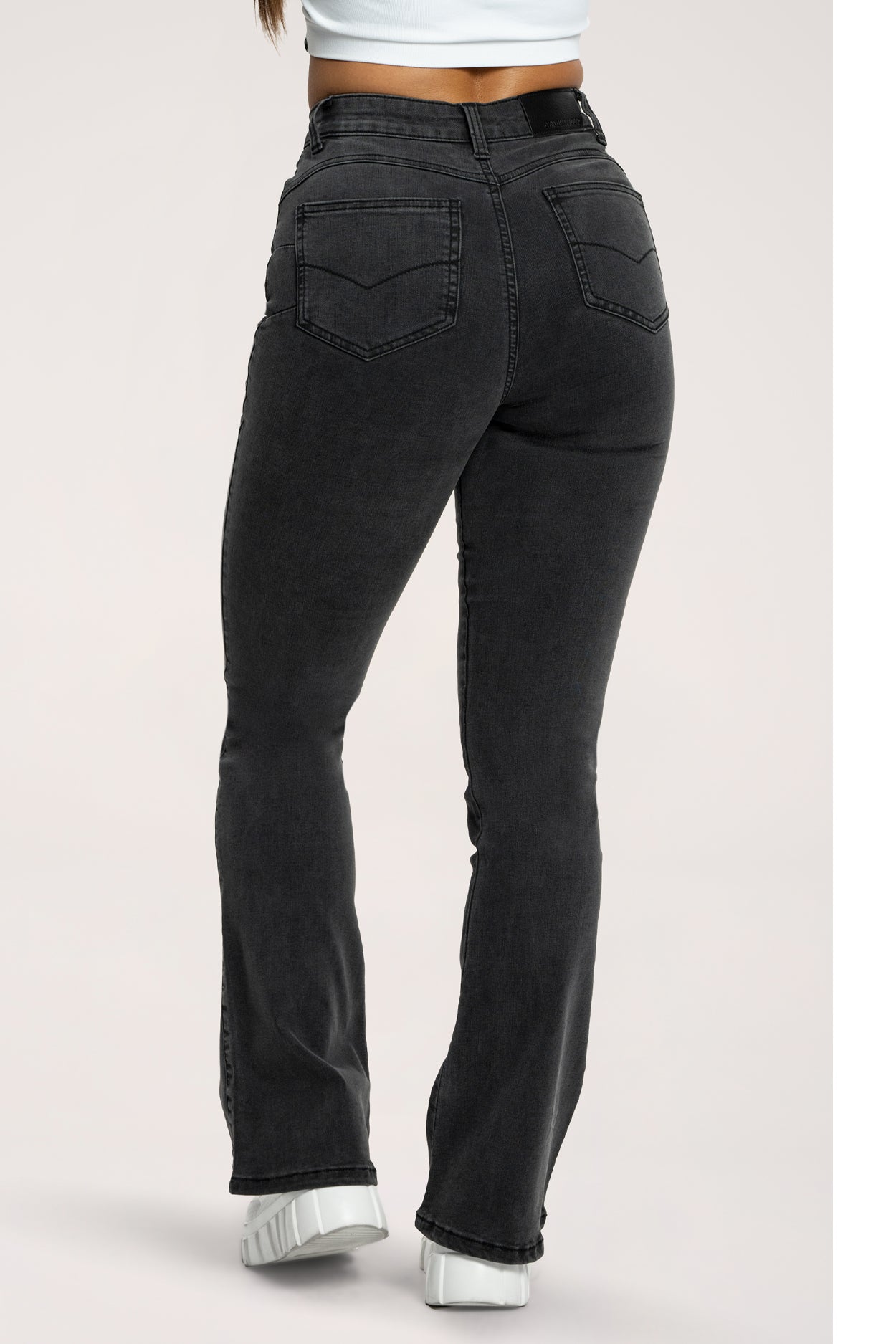 Perfect slim bő szárú farmer black