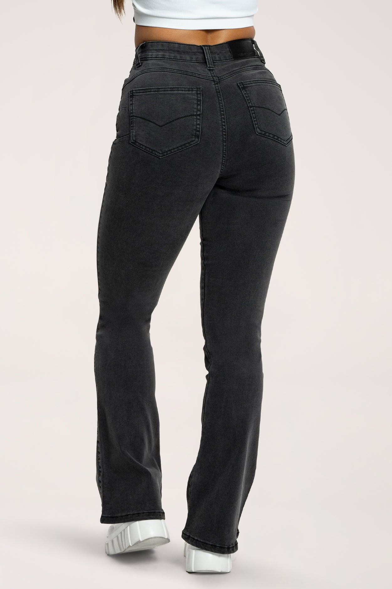 Perfect slim bő szárú farmer black