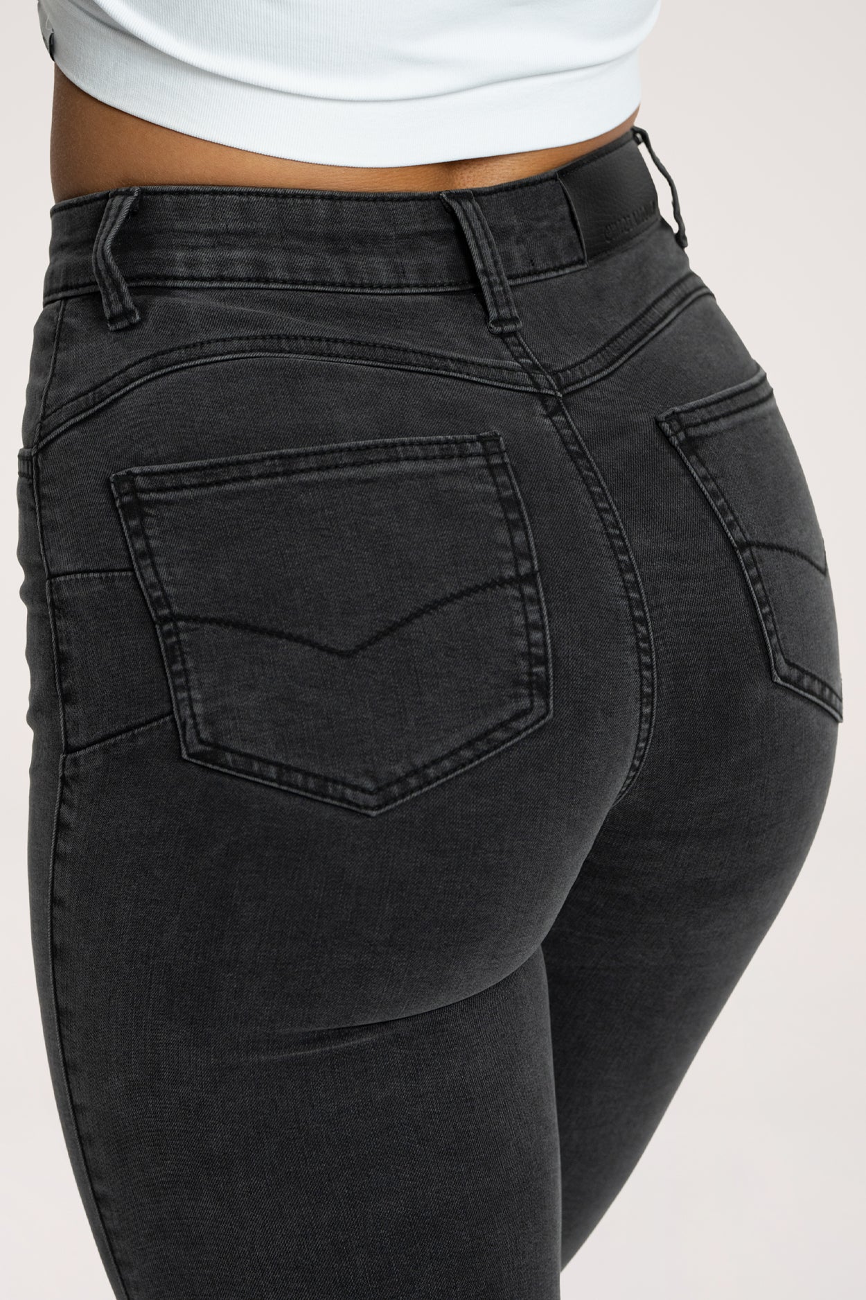 Perfect slim bő szárú farmer black