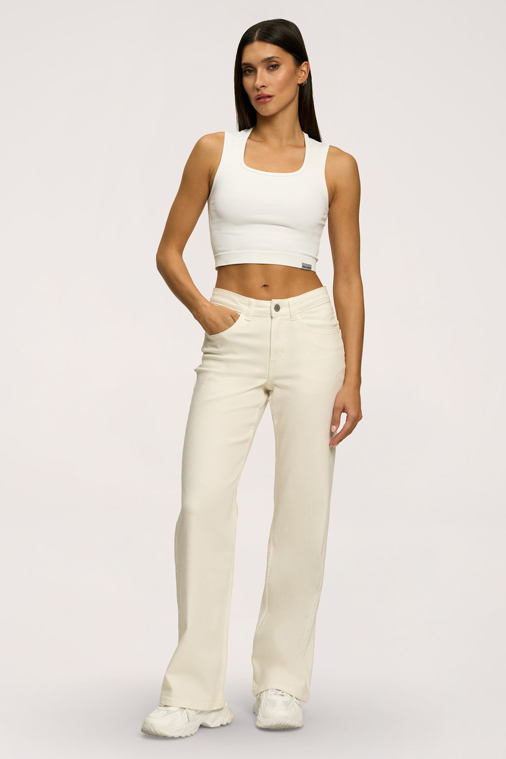 Alacsony derekú, bő szárú farmer off white
