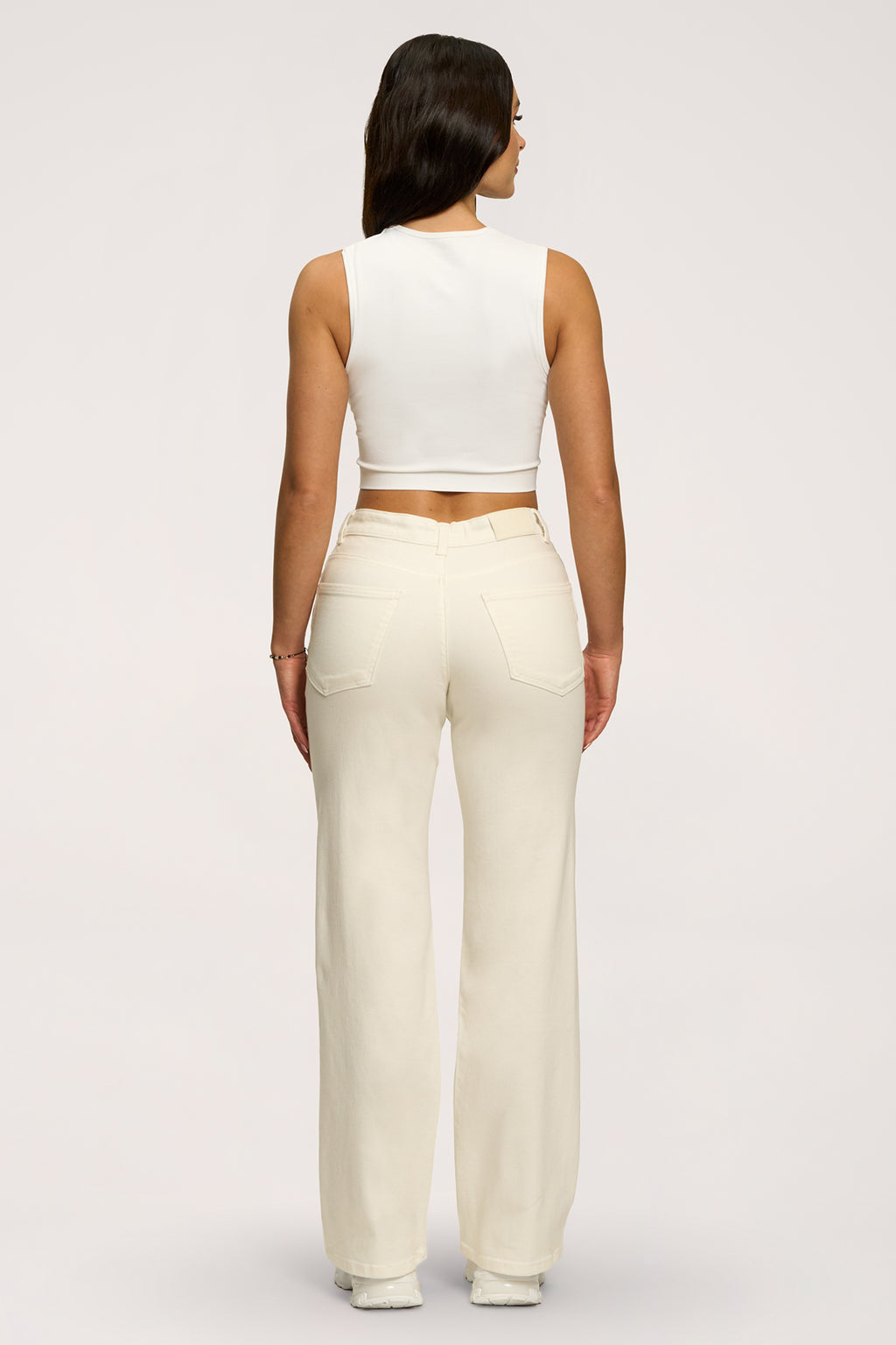 Alacsony derekú, bő szárú farmer off white