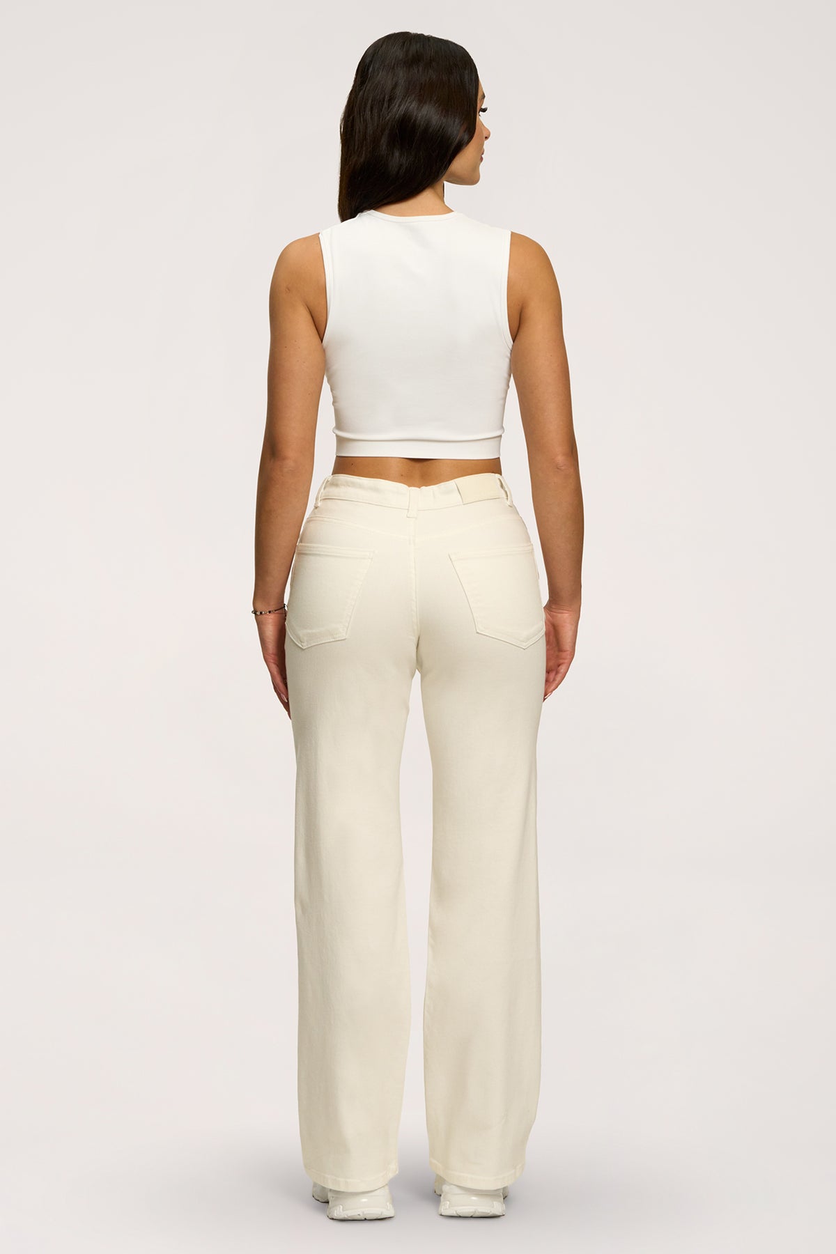 Alacsony derekú, bő szárú farmer off white