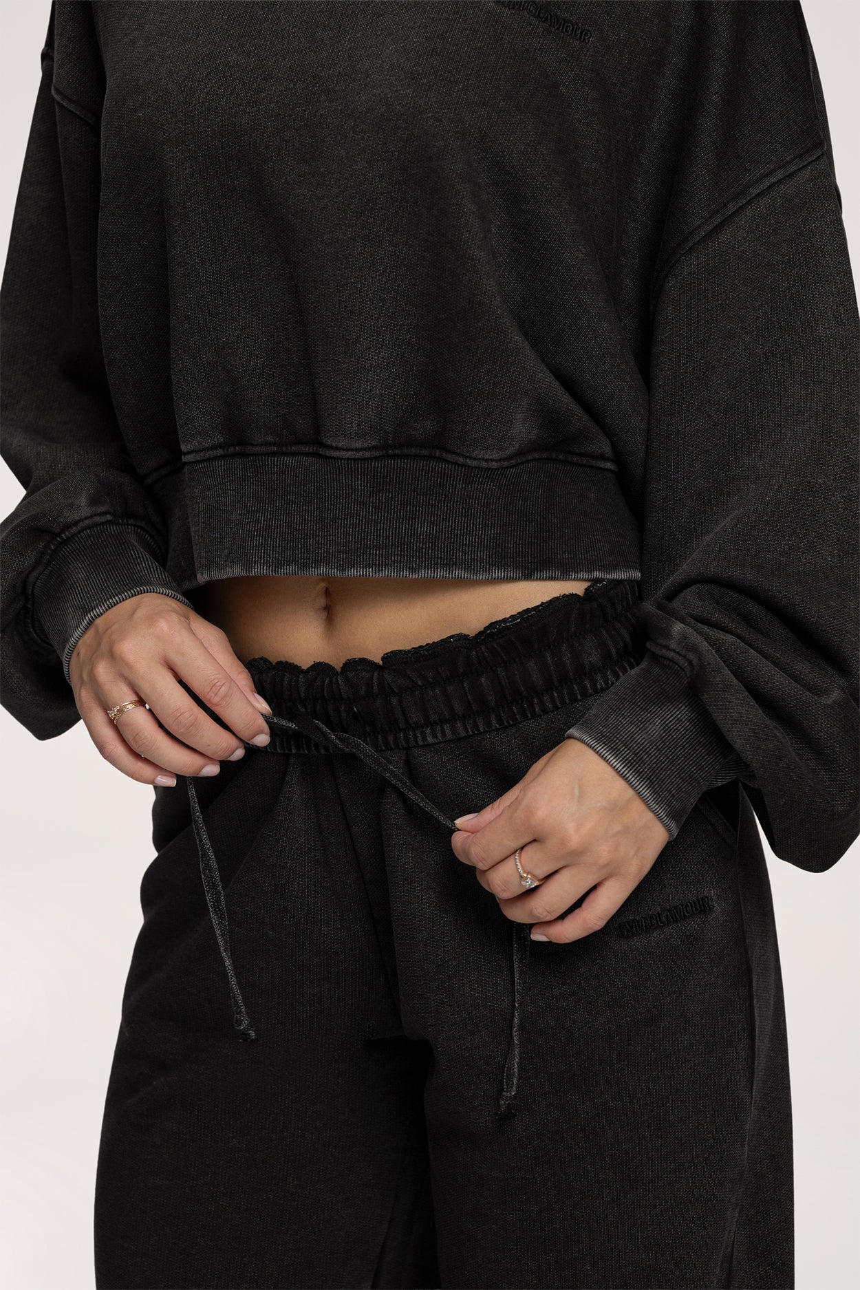 Easy egyenes szárú szabadidőnadrág black