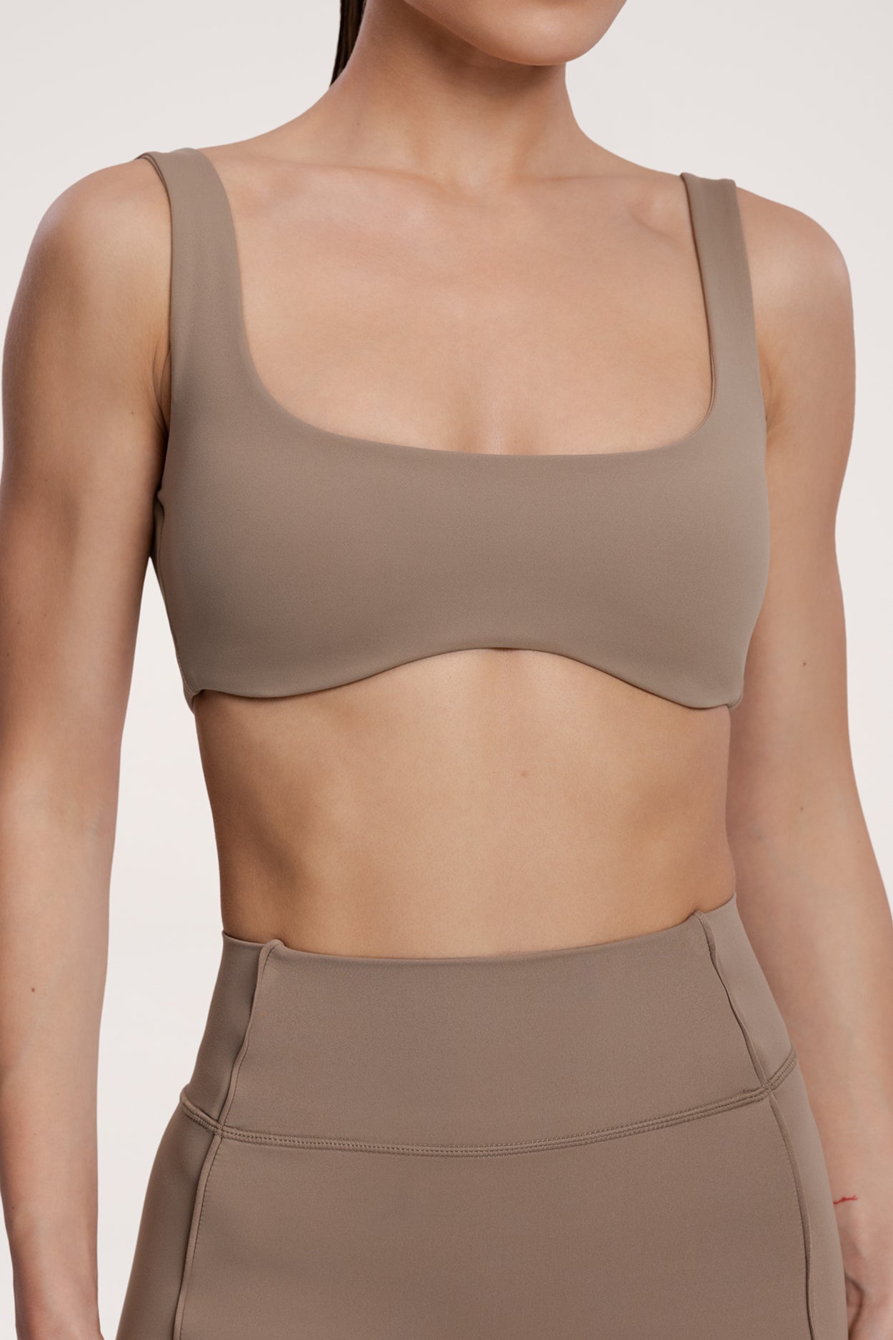 Pilates Era sportmelltartó warm beige