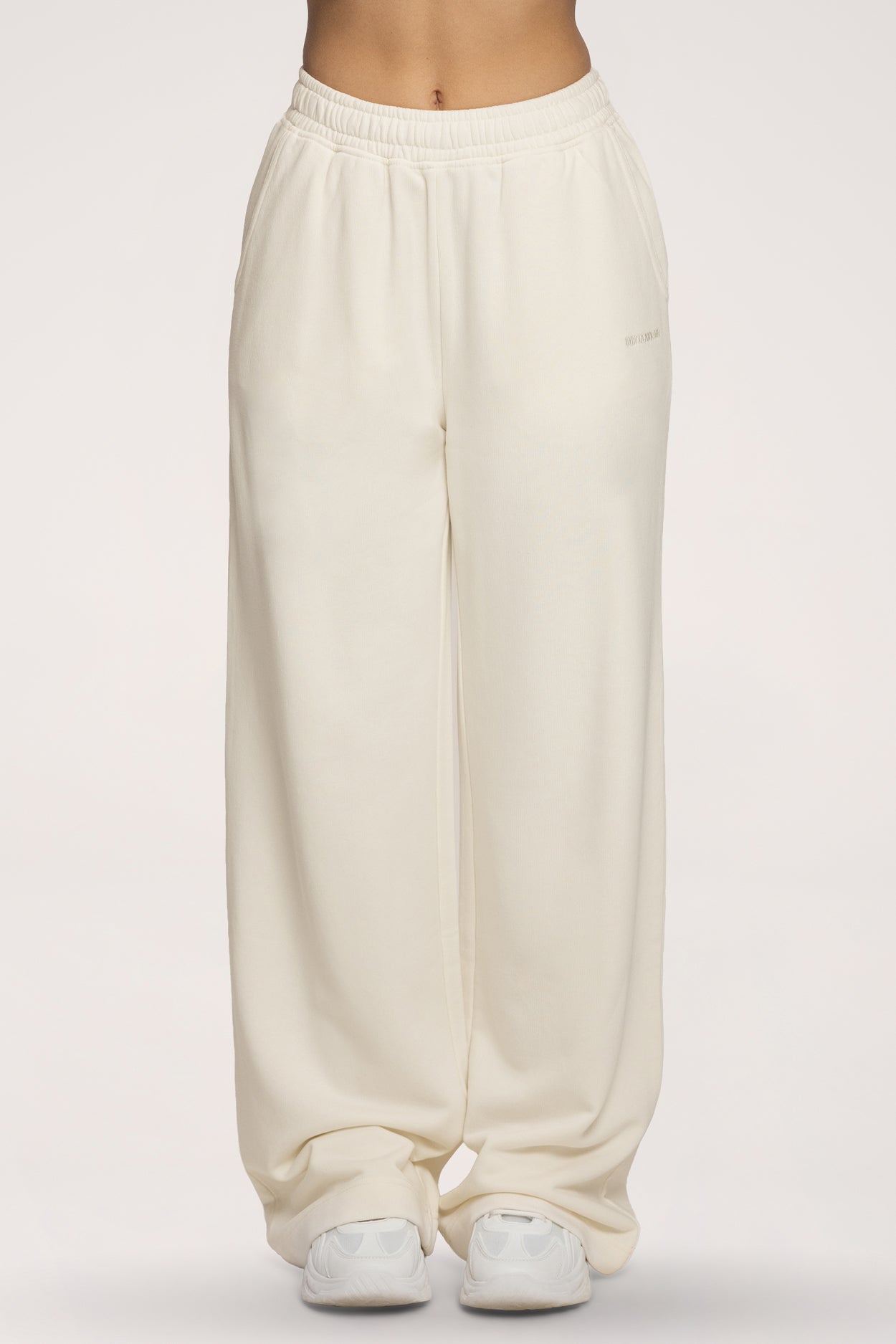 Easy egyenes szárú szabadidőnadrág off white