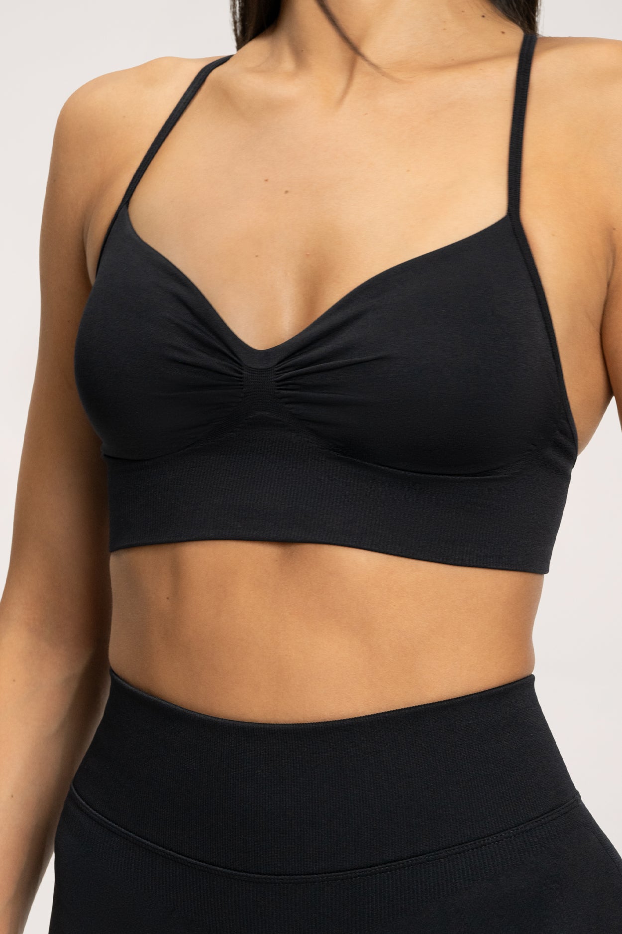 Mély dekoltázsú melltartó black